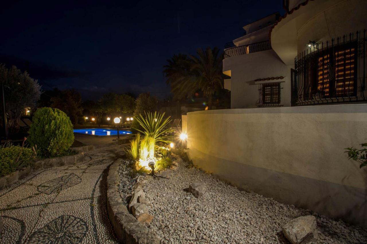 Hriska Luxury Villa Ixia  Zewnętrze zdjęcie
